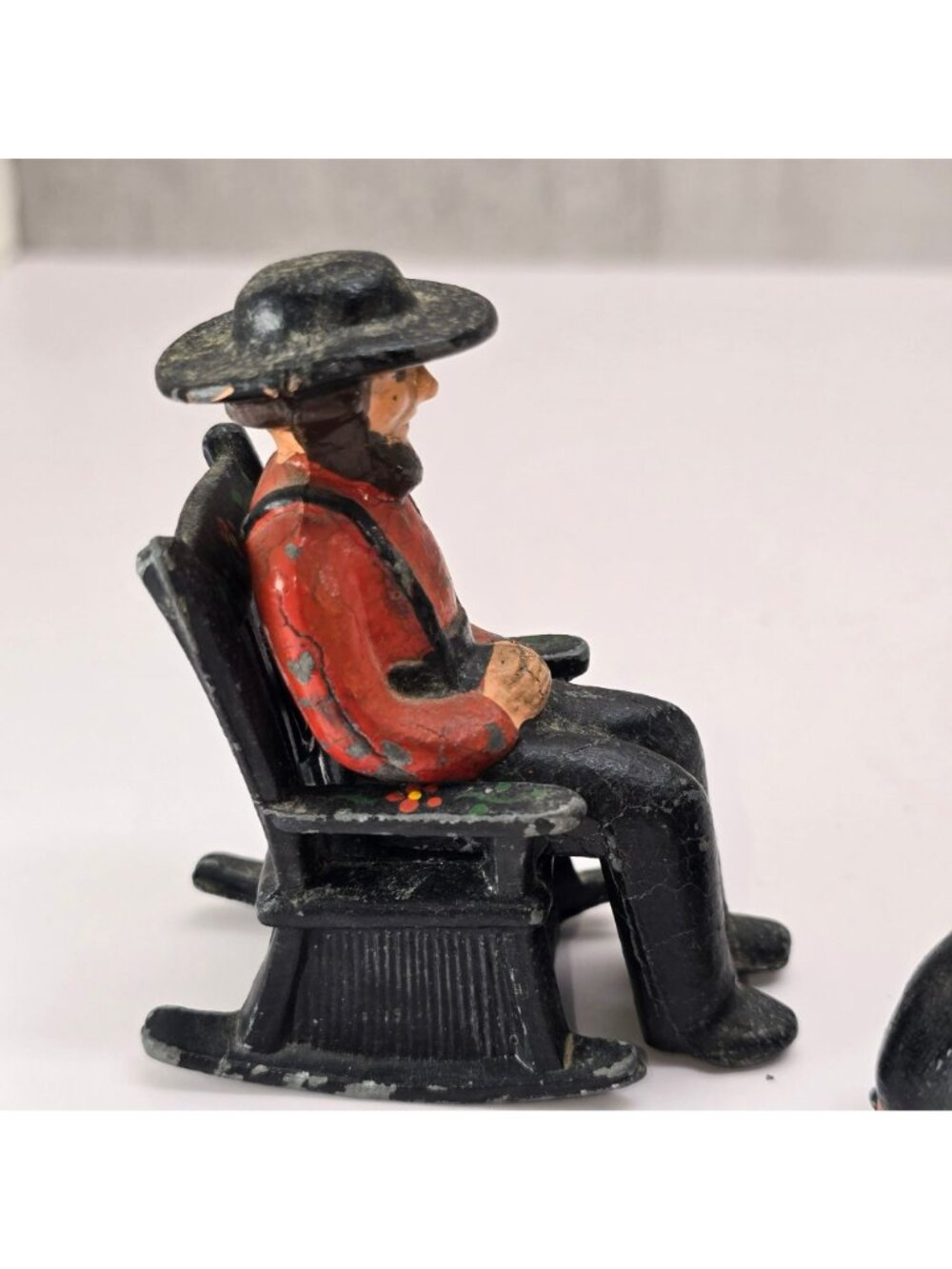 Amish Man & Woman in Rocking Chairs Salt and Pepper Cast Iron Figures CM2359 - Picture 10 of 12